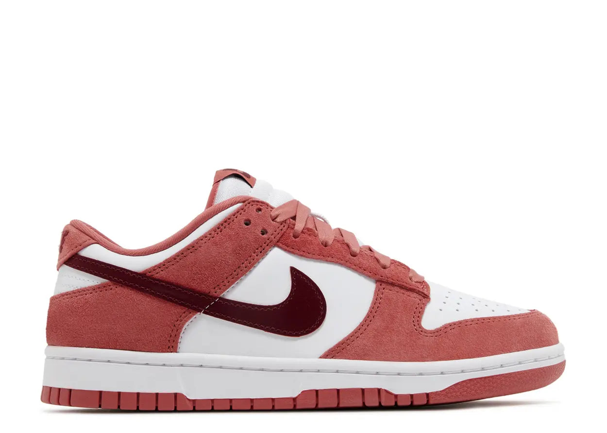 Nike Dunk Low Valentines Day Dunk Low (W)
